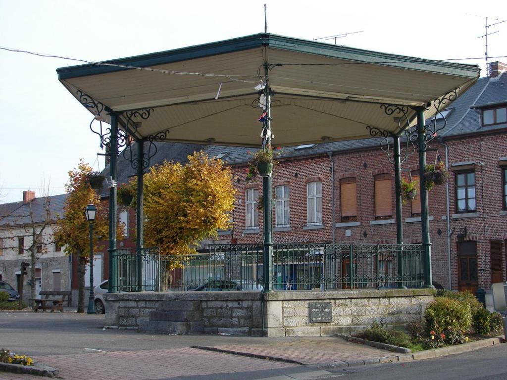 Bed and Breakfast Aubepine Sains-du-Nord Экстерьер фото
